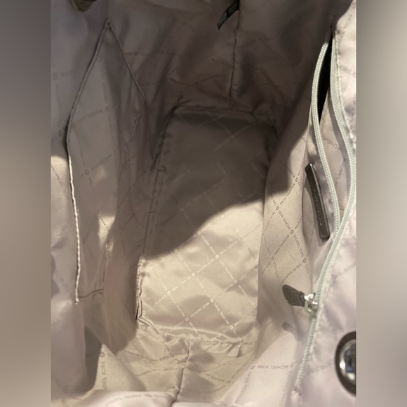 Michael Kors / Grey Bag - Picture 5 of 5